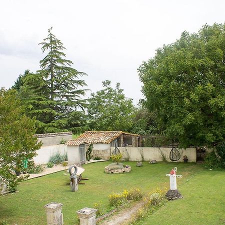 Bed and Breakfast Le Charhido Saint-Fort-sur-Gironde Exterior foto