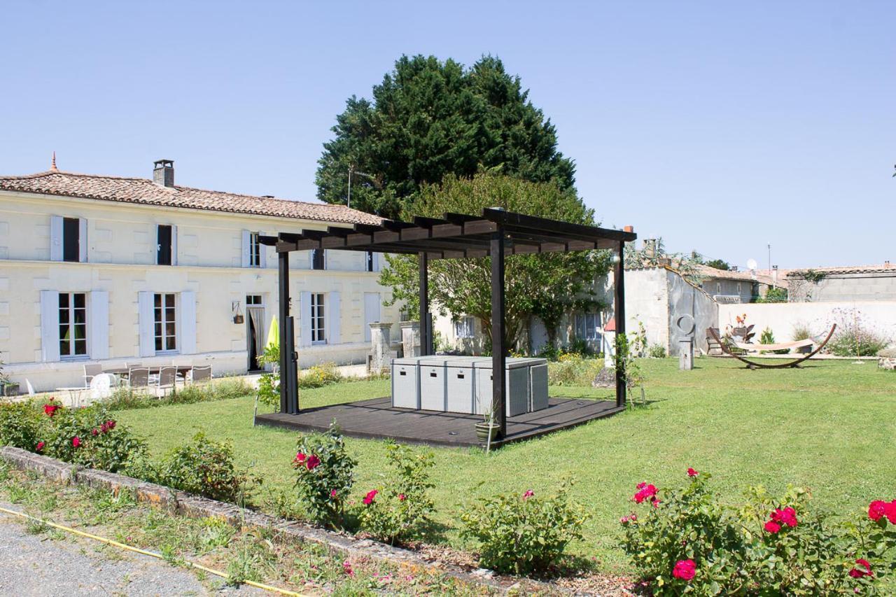 Bed and Breakfast Le Charhido Saint-Fort-sur-Gironde Exterior foto