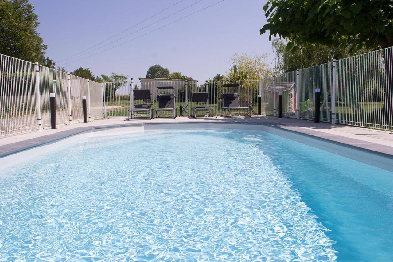 Bed and Breakfast Le Charhido Saint-Fort-sur-Gironde Exterior foto