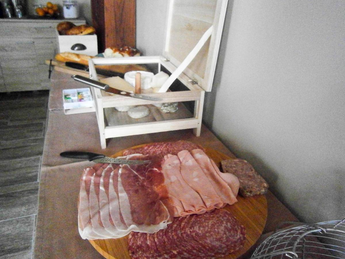 Bed and Breakfast Le Charhido Saint-Fort-sur-Gironde Exterior foto