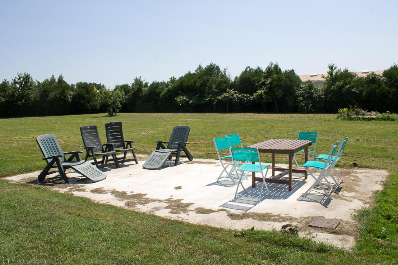 Bed and Breakfast Le Charhido Saint-Fort-sur-Gironde Exterior foto