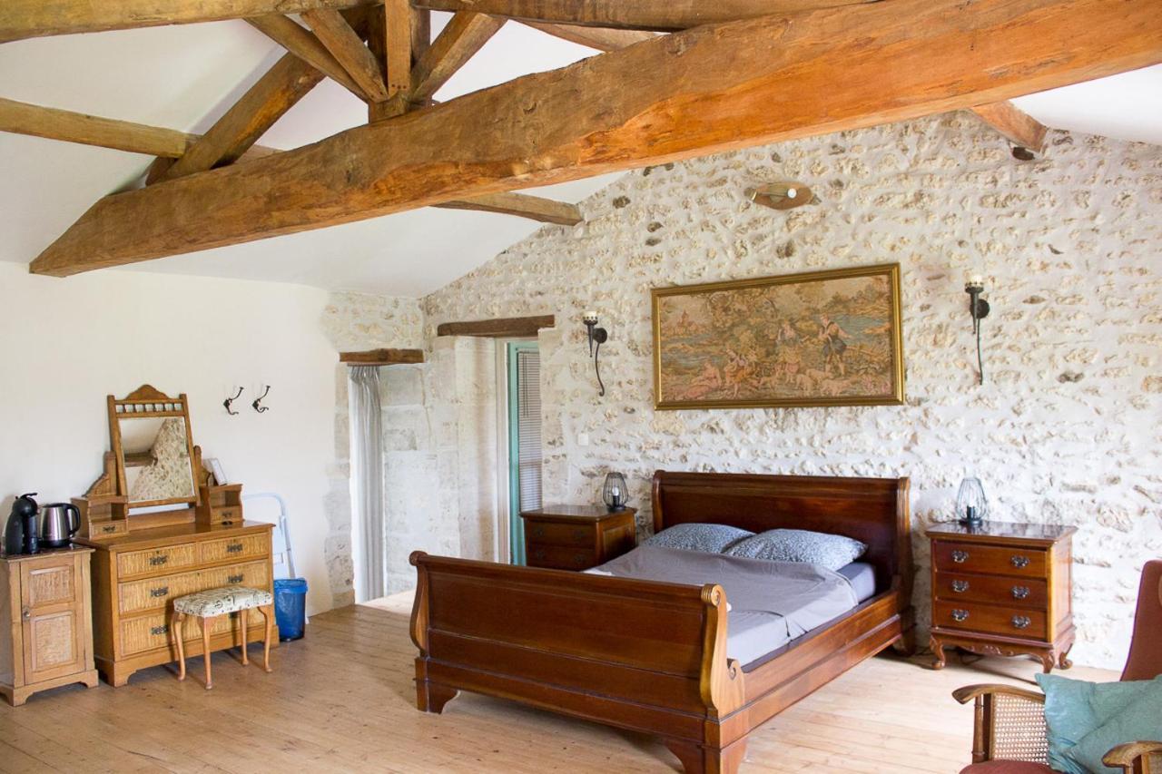 Bed and Breakfast Le Charhido Saint-Fort-sur-Gironde Exterior foto